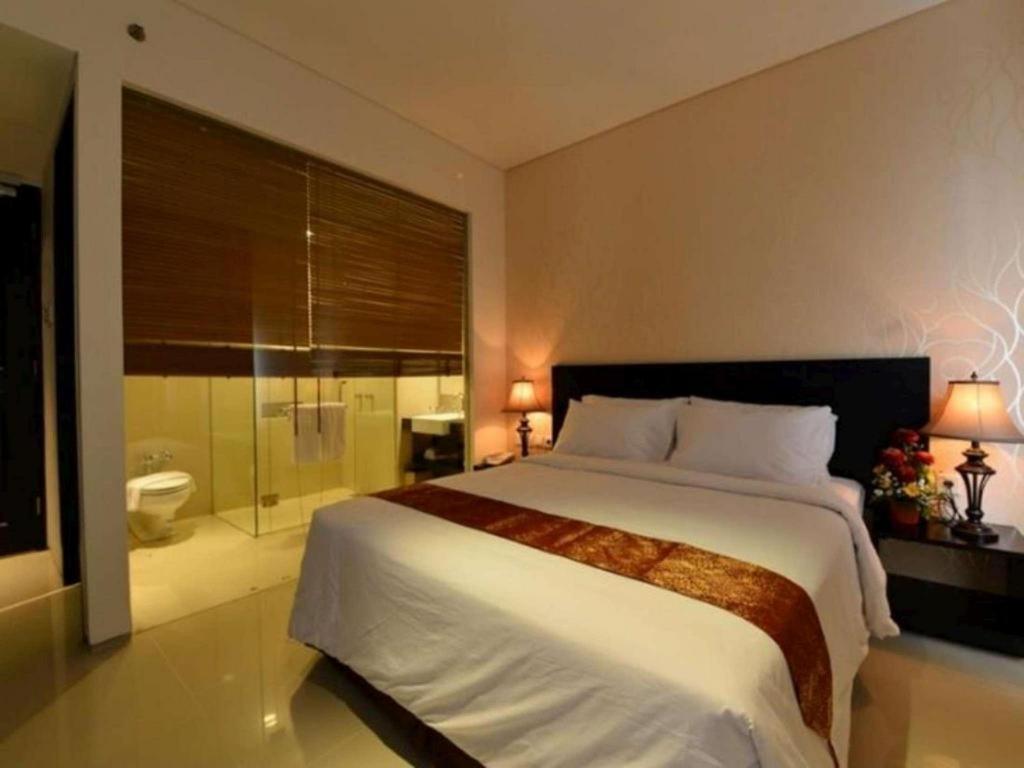 Emilia Hotel By Amazing - Palembang Palimbão Exterior foto