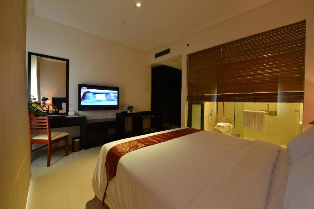 Emilia Hotel By Amazing - Palembang Palimbão Quarto foto