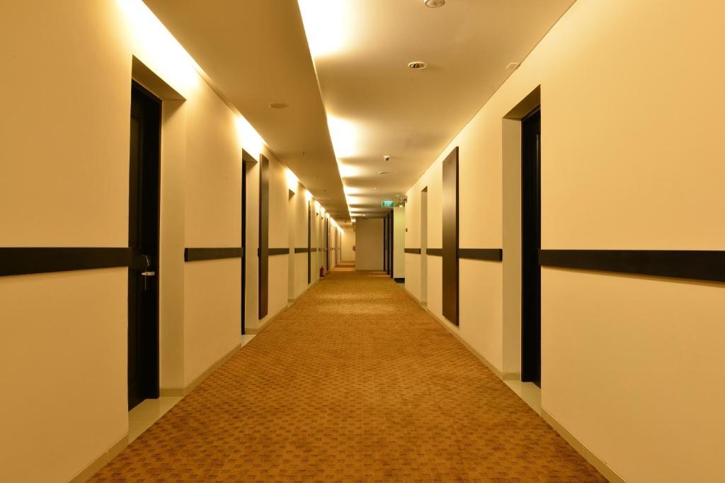 Emilia Hotel By Amazing - Palembang Palimbão Exterior foto