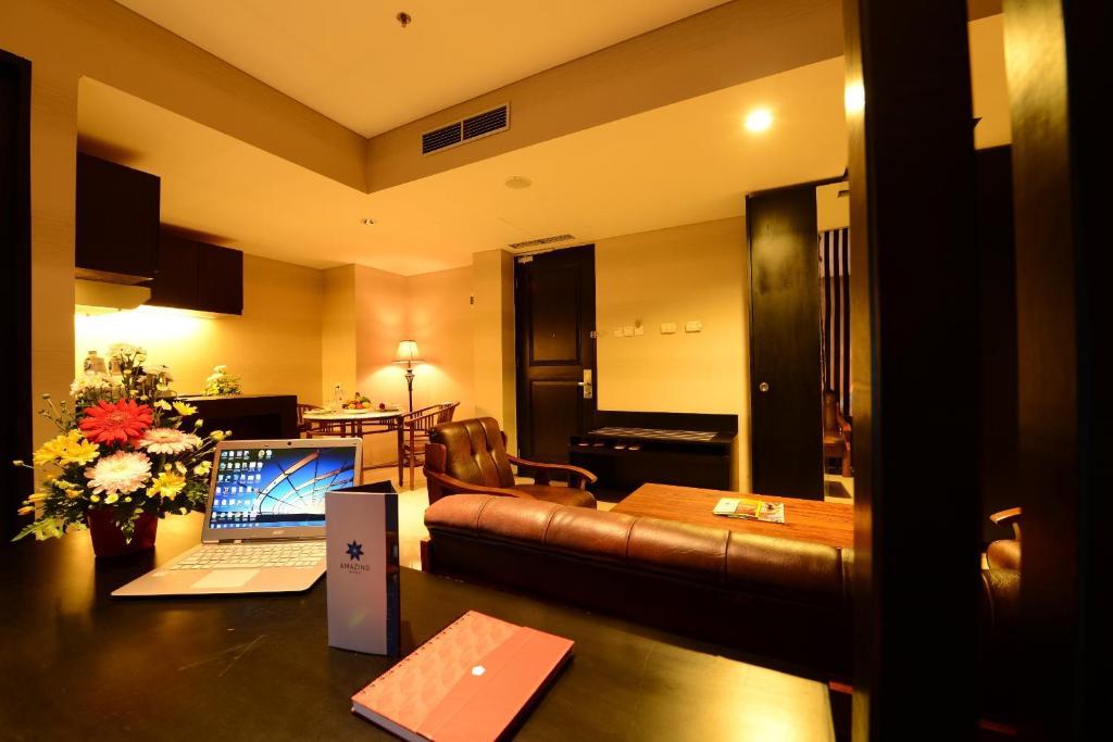 Emilia Hotel By Amazing - Palembang Palimbão Quarto foto