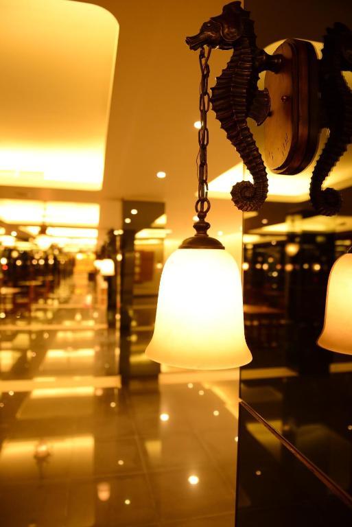 Emilia Hotel By Amazing - Palembang Palimbão Exterior foto