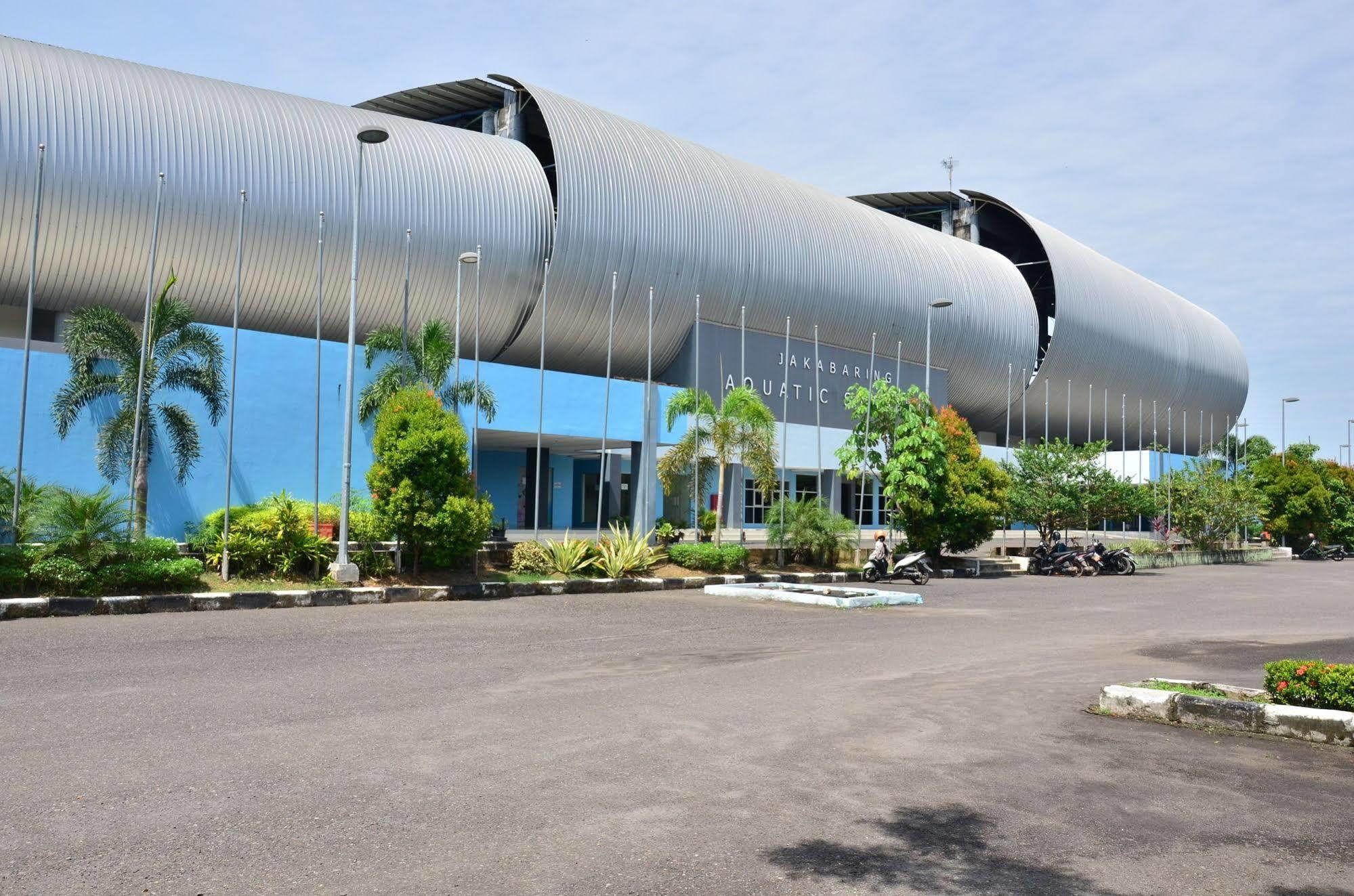 Emilia Hotel By Amazing - Palembang Palimbão Exterior foto